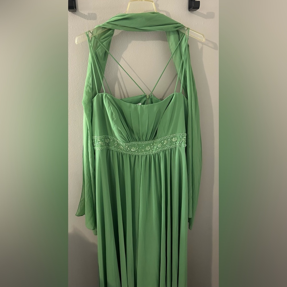 David’s Bridal Size 22 Formal Gown — Beautiful Green Like New Condition - Picture 7 of 9